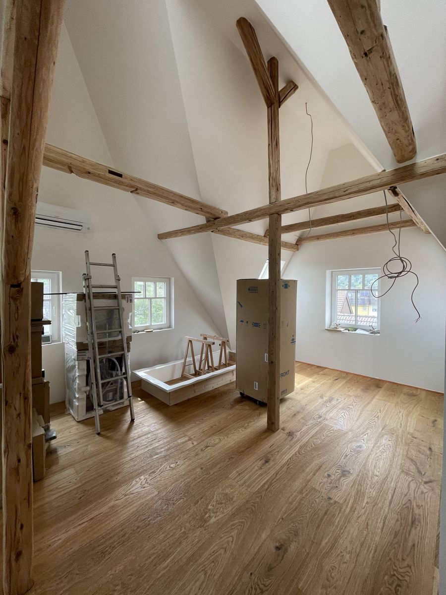 Entkernung und Holzarbeiten Dachgeschoßwohnung